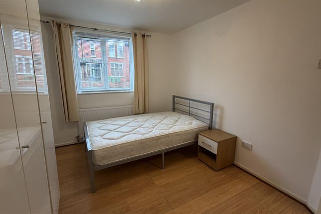 19 Brook Road, Manchester photo 3