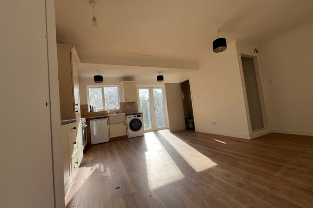 15 , Arterial Road , Grays photo 3