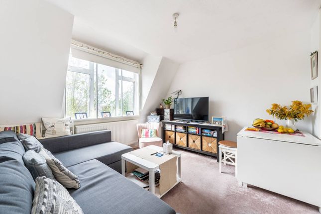 Flat for sale in Griffin Close, Willesden Green, London