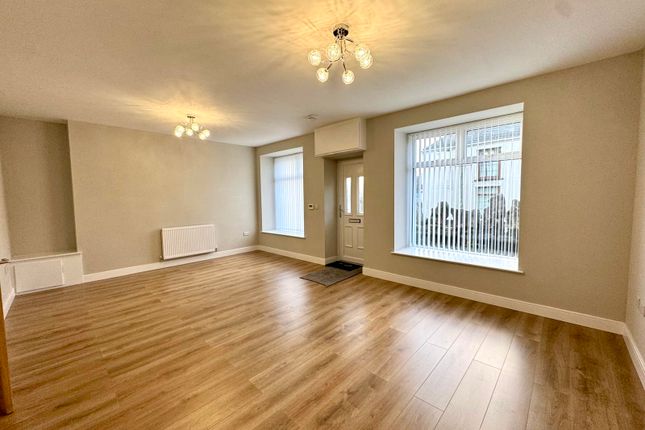 115 High Street, Merthyr Tydfil photo 2