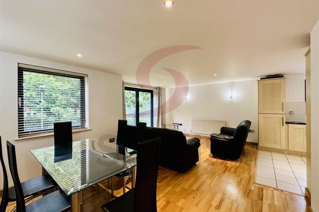 Apartment 4, Knighton Hayes Hall, 6c, Ratcliffe Road, Leicester photo 3