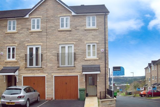 End terrace house to rent in Clare Hill View, Huddersfield