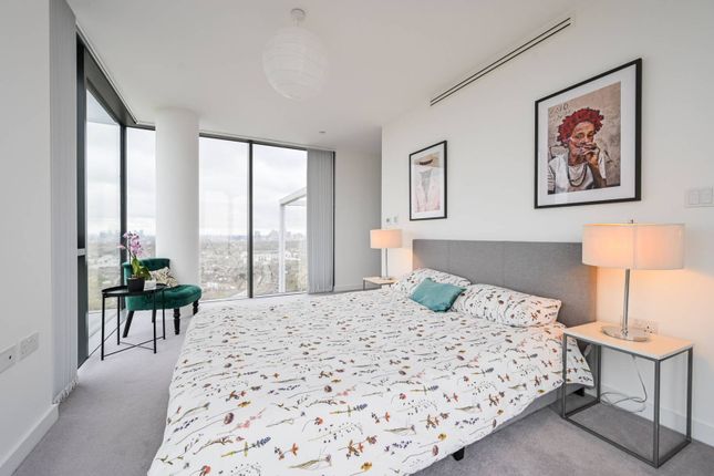Flat for sale in City North East Tower, City North Place, Finsbury Park, London