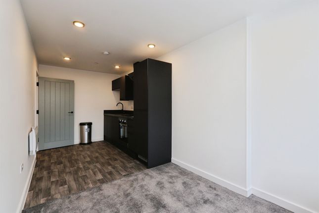 Flat 10, Burlington Square, Burlington Street, CHESTERFIELD photo 2