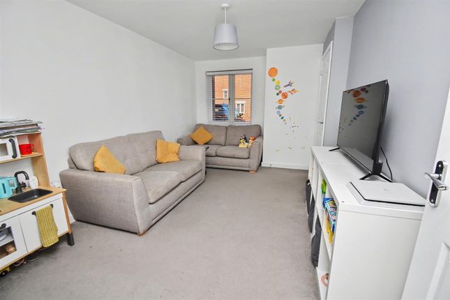 6, Trout Close, Corby photo 4