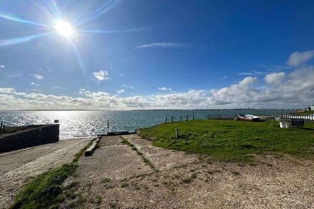 2-bed caravan on 108, Solent Breezes, Warsash, £18,000