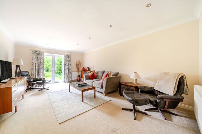 4, Grove Heath Road, Surrey photo 4
