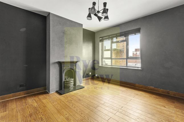 Top Flat 21a, Crendon Street, High Wycombe photo 3