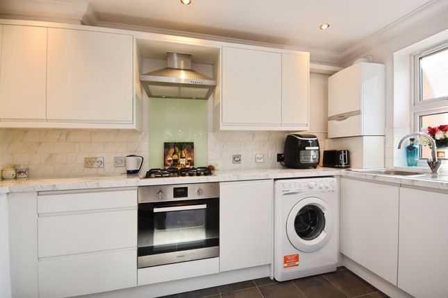 Apartment 8, Neave Rose Court, 103-105, Mawney Road, Romford photo 4