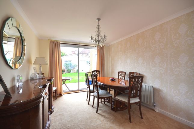 93, Queens Walk, Ruislip photo 4