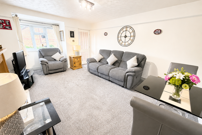 11, Fox Foot Drive, Brierley Hill photo 3