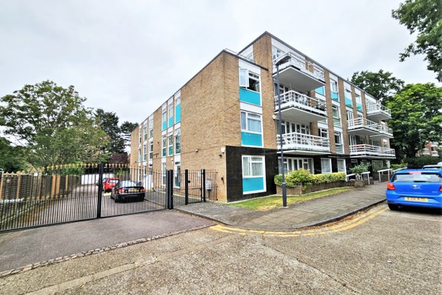 Thumbnail Flat for sale in Windermere Hall, Stonegrove, Edgware, Middlesex