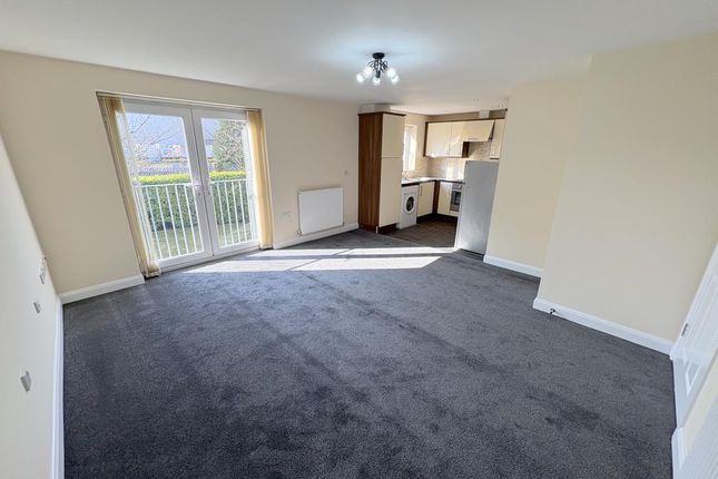Flat 32 The Horizons, Moss Lane, Bolton photo 2