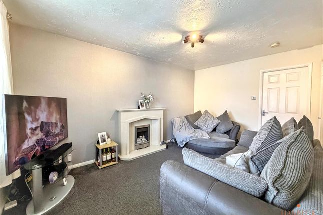 25, Foxglove Close, Hull photo 3