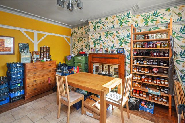234, Cross Flatts Grove, West Yorkshire photo 5
