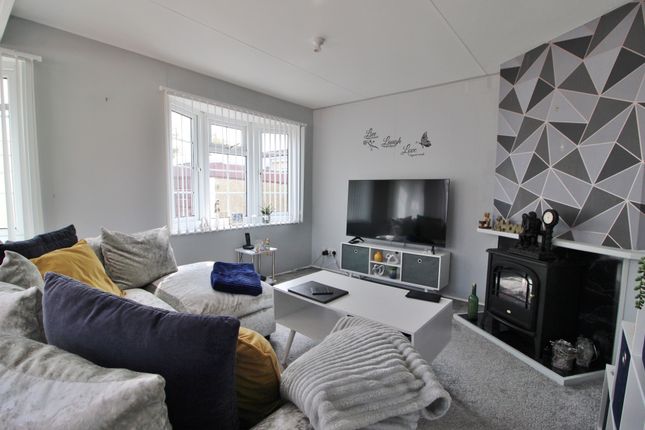 49, Henderson Park, Southsea photo 4