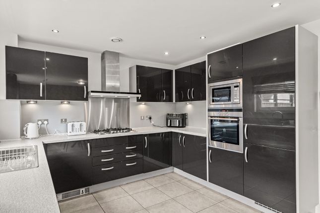 1 Stance Place, Larbert, Falkirk photo 4