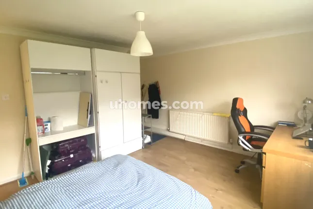 4, Evesham Walk, Coventry photo 2