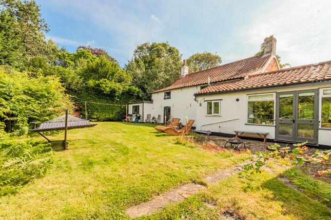 Thumbnail Detached house for sale in Long Lane, Mulbarton, Norwich