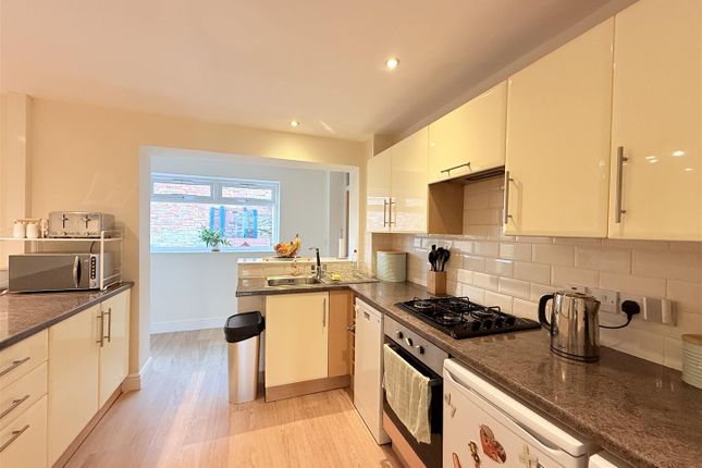 4, Silverthorne Close, Stalybridge photo 4