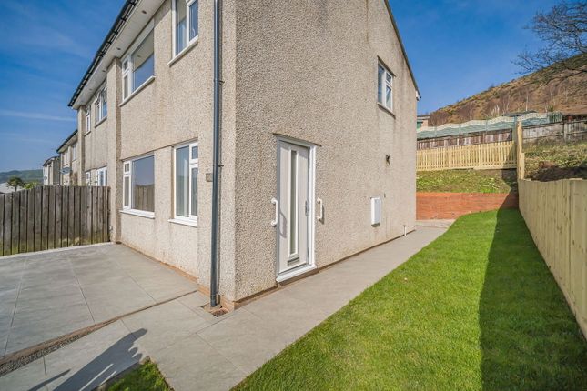 23, St. Annes Gardens, Caerphilly photo 4