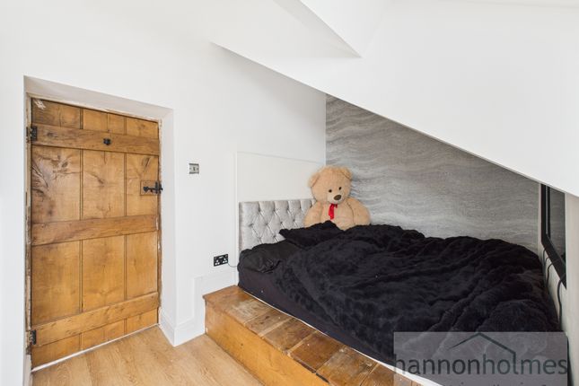 Cam05283G0-Pr0050-Still062