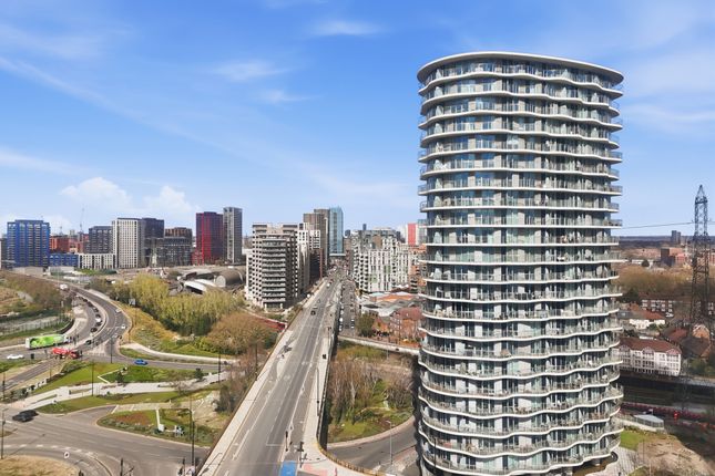 1-bed flat on Apartment 807 Hoola Building, London, £375,000