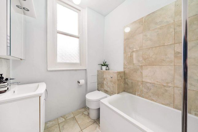 Flat for sale in Honeybourne Road, London