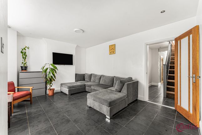 47, Lockhurst Street, London photo 3