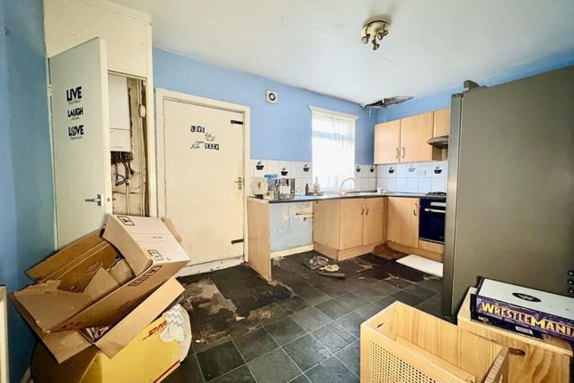 2 George Street, Bolton photo 2