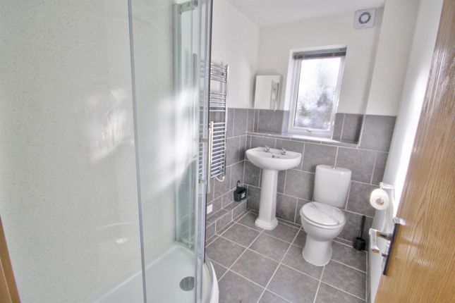 12, Berkeley Close, Nuneaton photo 5