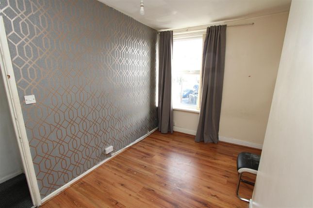 2, Westminster Place, Bradford photo 5