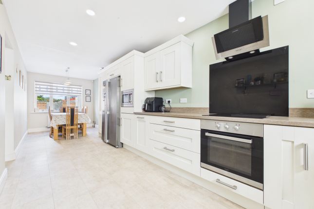26, Merefield Way, Castleford photo 4