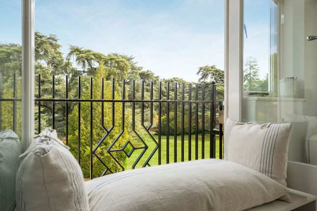 13 Lambton House Longbourn, Windsor photo 4
