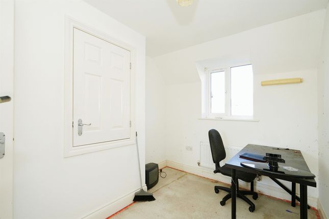 Property for sale in Piernik Close, Swindon