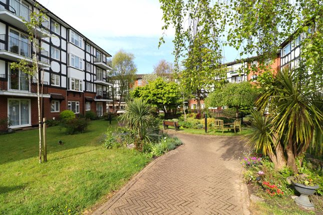 Flat for sale in St Helens Crescent, Hastings