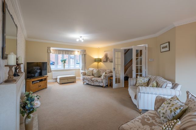 2, Jones Close, Fradley photo 4
