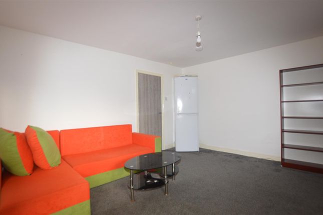 160a, Toller Lane, BRADFORD photo 3