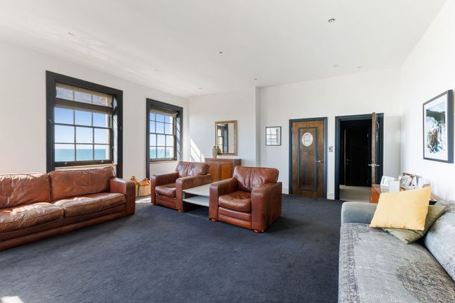 Flat 5, 34 Brunswick Terrace, Hove photo 4