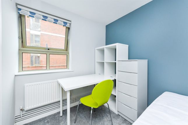 Flat to rent in Malin Hill, Nottingham