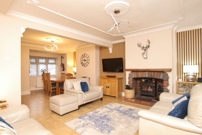 27, Oak Street, Gilfach-Goch photo 2