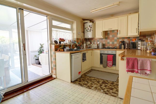 20, Cornbrook Grove, Waterlooville photo 4