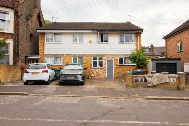 58, Abbotts Park Road, London photo 2