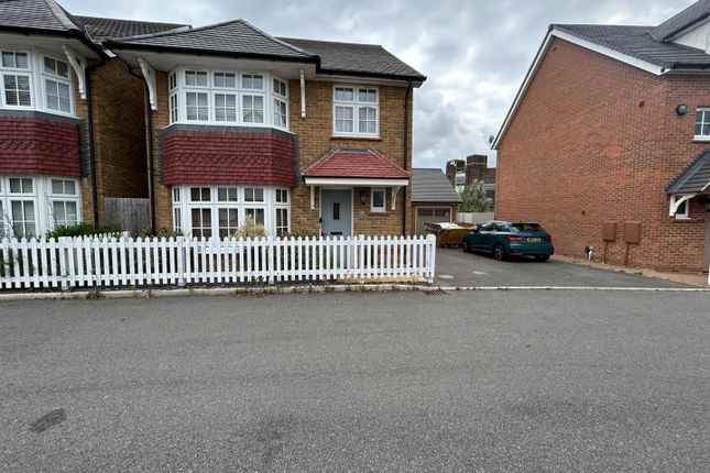Thumbnail Detached house to rent in Palmer Way, Langdon Hills, Basildon