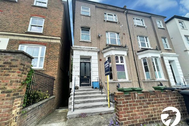 Thumbnail Flat for sale in Limes Grove, London