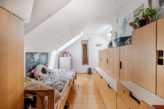 Flat 14, Windsor Court,, Carrara Wharf, London photo 4