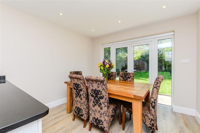Kitchen/ Breakfast Area