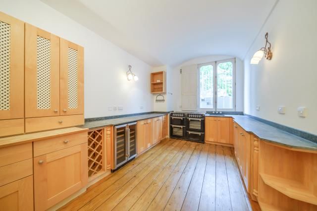 Flat 7 Terrace House, 128, Richmond Hill, Richmond photo 2