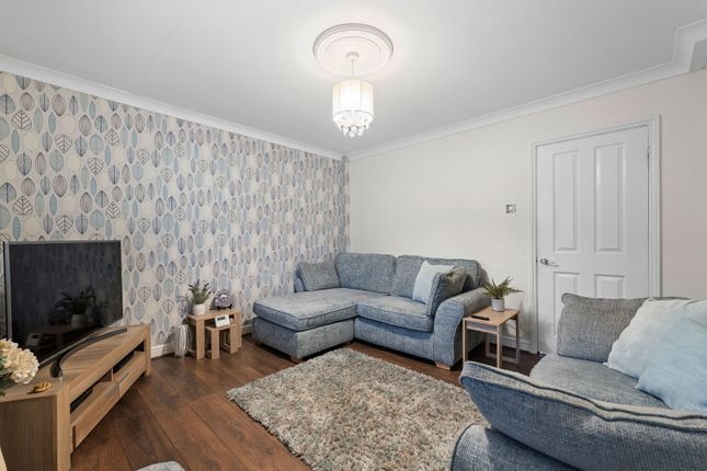 19, Waverley Avenue, Rotherham photo 2