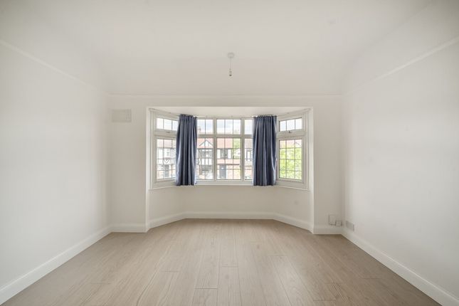 141 Barnfield Avenue, Kingston Upon Thames photo 4